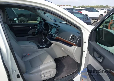 2015 Toyota Highlander Limited V6 z USA, uszkodzony, nr VIN 5TDYKRFH6FS059459